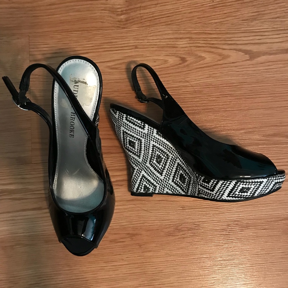 Audrey Brooke size 8 wedge heel